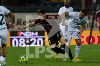 2022-12-22 - Giovanni Fabbian Reggina carries the ball  - REGGINA VS INTER - FRIENDLY MATCH - SOCCER