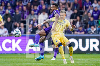 2022-05-01 - Hannes Delcroix of RSC Anderlecht, Noa Lang of Club Brugge during the Belgian championship Jupiler Pro League football match between RSC Anderlecht and Club Brugge on May 1, 2022 at Lotto Park in Brussel, Belgium - RSC ANDERLECHT VS CLUB BRUGGE - BELGIAN PRO LEAGUE - SOCCER