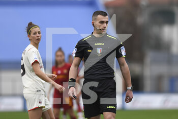 2022-01-05 - Referee Michele Giordano during the Women's Italian Supercup Semi-Final between A.S. Roma Women and A.C. Milan at the Domenico Francioni Stadium on 5th of January, 2022 in Latina, Italy. - AS ROMA VS AC MILAN - WOMEN SUPERCOPPA - SOCCER