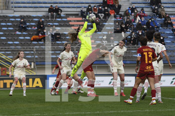 2022-01-05 - Laura Giuliani of A.C. Milan during the Women's Italian Supercup Semi-Final between A.S. Roma Women and A.C. Milan at the Domenico Francioni Stadium on 5th of January, 2022 in Latina, Italy. - AS ROMA VS AC MILAN - WOMEN SUPERCOPPA - SOCCER