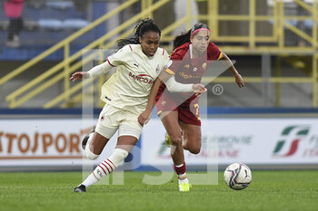 2022-01-05 - Lindsey Kimberley Thomas of A.C. Milan and Andressa Alves of AS Roma Women during the Women's Italian Supercup Semi-Final between A.S. Roma Women and A.C. Milan at the Domenico Francioni Stadium on 5th of January, 2022 in Latina, Italy. - AS ROMA VS AC MILAN - WOMEN SUPERCOPPA - SOCCER