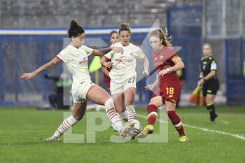 2022-01-05 - Christy Grimshaw of A.C. Milan and Benedetta Glionna of AS Roma Women during the Women's Italian Supercup Semi-Final between A.S. Roma Women and A.C. Milan at the Domenico Francioni Stadium on 5th of January, 2022 in Latina, Italy. - AS ROMA VS AC MILAN - WOMEN SUPERCOPPA - SOCCER