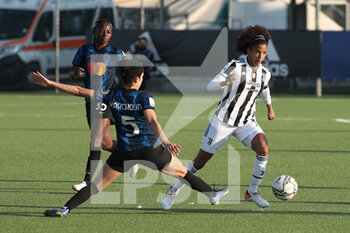2022-02-13 - Ghoutia Karchouni (FC Internazionale) vs Sara Gama (Juventus Women) - FC JUVENTUS VS INTER - FC INTERNAZIONALE - WOMEN ITALIAN CUP - SOCCER