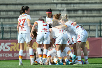2022-02-13 - the Roma players celebrate the goal during the Italian Football quarter final - Italian Cup Women 2021/2022 match between AS Roma Women vs FC Como Women at the Tre Fontane stadium on 13 February 2022. - AS ROMA VS FC COMO WOMEN - WOMEN ITALIAN CUP - SOCCER