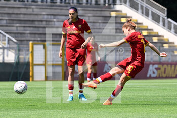 2022-04-30 - Manuela Giugliano (AS Roma Women)  during the Women's Italian Cup 2021/22 match between AS Roma vs Empoli Ladies at the Tre Fontane stadium on 30 April 2022. - AS ROMA VS EMPOLI LADIES - WOMEN ITALIAN CUP - SOCCER