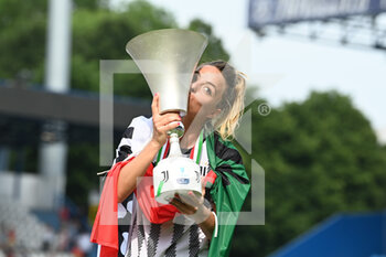 2022-05-22 - Martina Rosucci (Juventus) celebrate the victory kissing Italy Cup - FINAL - JUVENTUS FC - AS ROMA - WOMEN ITALIAN CUP - SOCCER