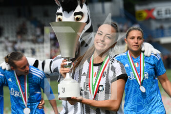 2022-05-22 - Julia Grosso (juventus) with the Italy Cup - FINAL - JUVENTUS FC - AS ROMA - WOMEN ITALIAN CUP - SOCCER