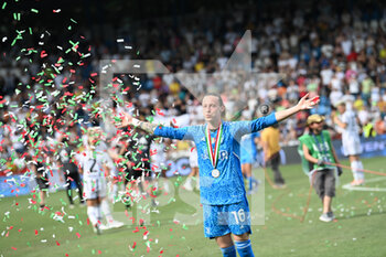 2022-05-22 - Paoline Peyraud Magnin (Juventus) celebrate the victory - FINAL - JUVENTUS FC - AS ROMA - WOMEN ITALIAN CUP - SOCCER