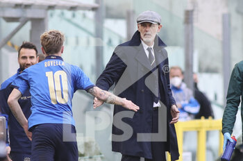 2022-03-29 - March 29, 2022 Trieste (TS – Italy), Nereo Rocco stadium, match between Italy U21 vs Bosnia Herzegovina U21, European Under 21 Football Championship Qualifies, in the pic: 10 Nicolò Rovella give five to Mister Paolo Nicolato after the gol - UEFA EURO 2023 QUALIFIERS - ITALY VS BOSNIA AND HERZEGOVINA - UEFA EUROPEAN - SOCCER