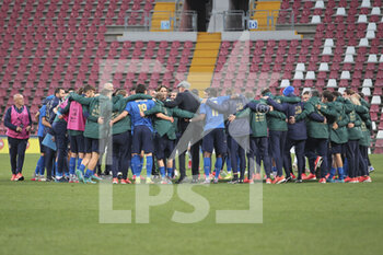 2022-03-29 - March 29, 2022 Trieste (TS – Italy), Nereo Rocco stadium, match between Italy U21 vs Bosnia Herzegovina U21, European Under 21 Football Championship Qualifies, in the pic: at the end of the match, the italian team do a circle - UEFA EURO 2023 QUALIFIERS - ITALY VS BOSNIA AND HERZEGOVINA - UEFA EUROPEAN - SOCCER