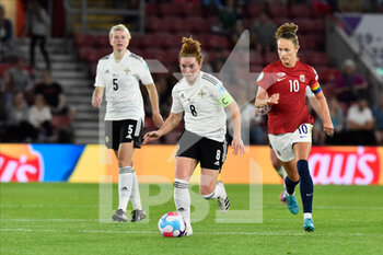2022-07-07 - Marissa Callaghan (8) of Northern Ireland and Caroline Graham Hansen of Norway during the UEFA Women's Euro 2022, Group A football match between Norway and Northern Ireland on July 7, 2022 at the St Mary's Stadium in Southampton, England - FOOTBALL - WOMEN'S EURO 2022 - NORWAY V NORTHERN IRELAND - UEFA EUROPEAN - SOCCER