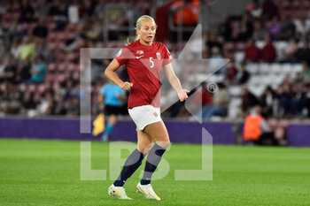 2022-07-07 - Guro Bergsvand (5) of Norway during the UEFA Women's Euro 2022, Group A football match between Norway and Northern Ireland on July 7, 2022 at the St Mary's Stadium in Southampton, England - FOOTBALL - WOMEN'S EURO 2022 - NORWAY V NORTHERN IRELAND - UEFA EUROPEAN - SOCCER