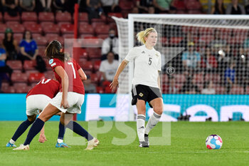 2022-07-07 - Julie Nelson (5) of Northern Ireland during the UEFA Women's Euro 2022, Group A football match between Norway and Northern Ireland on July 7, 2022 at the St Mary's Stadium in Southampton, England - FOOTBALL - WOMEN'S EURO 2022 - NORWAY V NORTHERN IRELAND - UEFA EUROPEAN - SOCCER