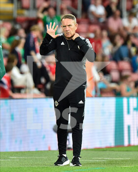 2022-07-07 - Northern Ireland coach Kenny Shiels during the UEFA Women's Euro 2022, Group A football match between Norway and Northern Ireland on July 7, 2022 at the St Mary's Stadium in Southampton, England - FOOTBALL - WOMEN'S EURO 2022 - NORWAY V NORTHERN IRELAND - UEFA EUROPEAN - SOCCER