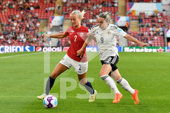 2022-07-07 - Anja Sonstevold (2) of Norway battles for possession with Simone Magill (9) of Northern Ireland during the UEFA Women's Euro 2022, Group A football match between Norway and Northern Ireland on July 7, 2022 at the St Mary's Stadium in Southampton, England - FOOTBALL - WOMEN'S EURO 2022 - NORWAY V NORTHERN IRELAND - UEFA EUROPEAN - SOCCER