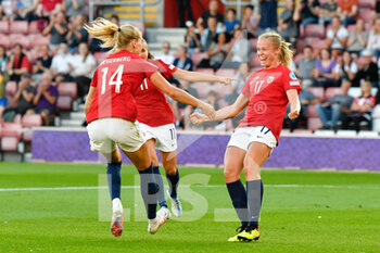 2022-07-07 - Julie Blakstad (17) of Norway celebrates scoring the opening goal 1-0 during the UEFA Women's Euro 2022, Group A football match between Norway and Northern Ireland on July 7, 2022 at the St Mary's Stadium in Southampton, England - FOOTBALL - WOMEN'S EURO 2022 - NORWAY V NORTHERN IRELAND - UEFA EUROPEAN - SOCCER