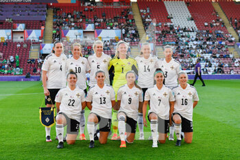 2022-07-07 - Northern Ireland team photo ahead of the UEFA Women's Euro 2022, Group A football match between Norway and Northern Ireland on July 7, 2022 at the St Mary's Stadium in Southampton, England - FOOTBALL - WOMEN'S EURO 2022 - NORWAY V NORTHERN IRELAND - UEFA EUROPEAN - SOCCER