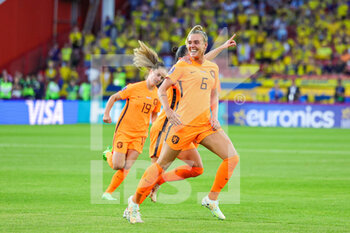 2022-07-09 - Jill Roord (6) of Netherlands scores a goal and celebrates 1-1 during the UEFA Women's Euro 2022, Group C football match between Netherlands and Sweden on July 9, 2022 at Bramall Lane in Sheffield, England - FOOTBALL - WOMEN'S EURO 2022 - NETHERLANDS V SWEDEN - UEFA EUROPEAN - SOCCER