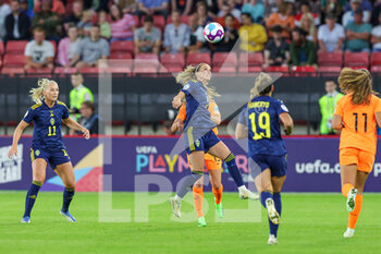 2022-07-09 - Kosovare Asllani (9) of Sweden during the UEFA Women's Euro 2022, Group C football match between Netherlands and Sweden on July 9, 2022 at Bramall Lane in Sheffield, England - FOOTBALL - WOMEN'S EURO 2022 - NETHERLANDS V SWEDEN - UEFA EUROPEAN - SOCCER