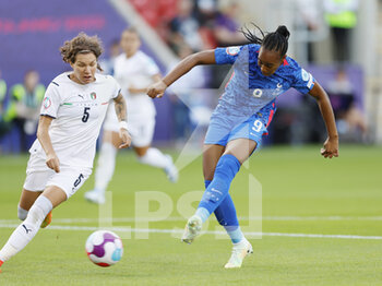 2022-07-10 - Marie-Antoinette Katoto (9 France), Elena Linari (5 Italy) during the UEFA Women's Euro 2022, Group D football match between France and Italy on July 10, 2022 at New York Stadium in Rotherham, England - FOOTBALL - WOMEN'S EURO 2022 - FRANCE V ITALY - UEFA EUROPEAN - SOCCER