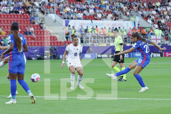 2022-07-10 - Delphine Cascarino (20 France) scores a goal 3-0 during the UEFA Women's Euro 2022, Group D football match between France and Italy on July 10, 2022 at New York Stadium in Rotherham, England - FOOTBALL - WOMEN'S EURO 2022 - FRANCE V ITALY - UEFA EUROPEAN - SOCCER