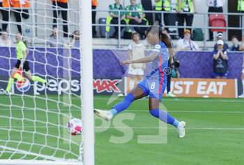 2022-07-10 - Grace Geyoro (8 France) scores a goal 4-O during the UEFA Women's Euro 2022, Group D football match between France and Italy on July 10, 2022 at New York Stadium in Rotherham, England - FOOTBALL - WOMEN'S EURO 2022 - FRANCE V ITALY - UEFA EUROPEAN - SOCCER