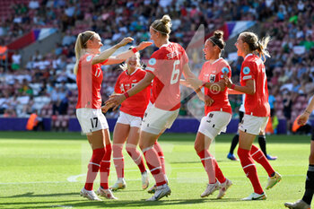2022-07-11 - Katharina Schiechtl (6) of Austria celebrates scoring the opening goal with Sarah Puntigam during the UEFA Women's Euro 2022, Group A football match between Austria and Northern Ireland on July 11, 2022 at the St Mary's Stadium in Southampton, England - FOOTBALL - WOMEN'S EURO 2022 - AUSTRIA V NORTHERN IRELAND - UEFA EUROPEAN - SOCCER