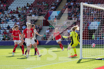 2022-07-11 - Katharina Schiechtl (6) of Austria scores the opening goal during the UEFA Women's Euro 2022, Group A football match between Austria and Northern Ireland on July 11, 2022 at the St Mary's Stadium in Southampton, England - FOOTBALL - WOMEN'S EURO 2022 - AUSTRIA V NORTHERN IRELAND - UEFA EUROPEAN - SOCCER