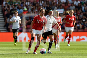 2022-07-11 - Julia Hickelsberger-Fuller (18) of Austria, Chloe McCarron (7) of Northern Ireland during the UEFA Women's Euro 2022, Group A football match between Austria and Northern Ireland on July 11, 2022 at the St Mary's Stadium in Southampton, England - FOOTBALL - WOMEN'S EURO 2022 - AUSTRIA V NORTHERN IRELAND - UEFA EUROPEAN - SOCCER