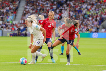 2022-07-11 - Lauren Hemp of England and Caroline Graham Hansen, Tuva Hansen of Norway during the UEFA Women's Euro 2022, Group A football match between England and Norway on July 11, 2022 at the American Express Community Stadium in Brighton and Hove, England - FOOTBALL - WOMEN'S EURO 2022 - ENGLAND V NORWAY - UEFA EUROPEAN - SOCCER