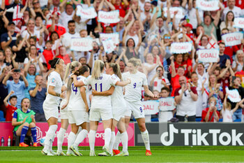 2022-07-11 - Ellen White of England scores a goal and celebrates 3-0 during the UEFA Women's Euro 2022, Group A football match between England and Norway on July 11, 2022 at the American Express Community Stadium in Brighton and Hove, England - FOOTBALL - WOMEN'S EURO 2022 - ENGLAND V NORWAY - UEFA EUROPEAN - SOCCER