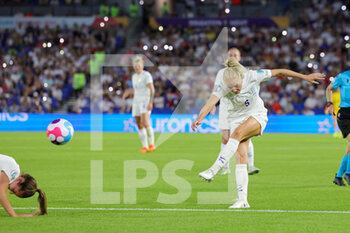 2022-07-11 - Alex Greenwood of England during the UEFA Women's Euro 2022, Group A football match between England and Norway on July 11, 2022 at the American Express Community Stadium in Brighton and Hove, England - FOOTBALL - WOMEN'S EURO 2022 - ENGLAND V NORWAY - UEFA EUROPEAN - SOCCER