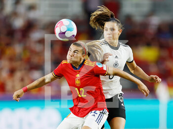 2022-07-12 - Patricia Gujarro of Spain and Lena Sophie Oberdorf of Germany during the UEFA Women's Euro 2022, Group B football match between Germany and Spain on July 12, 2022 at Brentford Community Stadium in Brentford, England - FOOTBALL - WOMEN'S EURO 2022 - GERMANY V SPAIN - UEFA EUROPEAN - SOCCER