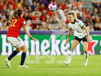 2022-07-12 - Lena Lattwein of Germany and Patricia Gujarro of Spain during the UEFA Women's Euro 2022, Group B football match between Germany and Spain on July 12, 2022 at Brentford Community Stadium in Brentford, England - FOOTBALL - WOMEN'S EURO 2022 - GERMANY V SPAIN - UEFA EUROPEAN - SOCCER