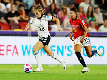 2022-07-12 - Tabea Wassmuth of Germany and Leila Ouahabi of Spain during the UEFA Women's Euro 2022, Group B football match between Germany and Spain on July 12, 2022 at Brentford Community Stadium in Brentford, England - FOOTBALL - WOMEN'S EURO 2022 - GERMANY V SPAIN - UEFA EUROPEAN - SOCCER