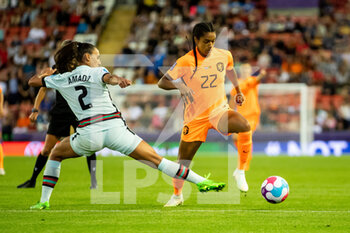 2022-07-13 - Esmee Brugts of Netherlands (22) and Catarina Amado of Portugal during the UEFA Women's Euro 2022, Group C football match between Netherlands and Portugal on July 13, 2022 at Leigh Sports Village in Leigh, England - FOOTBALL - WOMEN'S EURO 2022 - NETHERLANDS V PORTUGAL - UEFA EUROPEAN - SOCCER
