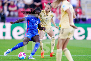 2022-07-14 - Griedge Mbock Bathy of France, Tessa Wullaert of Belgium during the UEFA Women's Euro 2022, Group D football match between France and Belgium on July 14, 2022 at New York Stadium in Rotherham, England - FOOTBALL - WOMEN'S EURO 2022 - FRANCE V BELGIUM - UEFA EUROPEAN - SOCCER