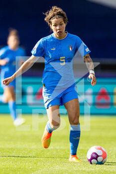 2022-07-14 - Italy Defender Elena Linari (5) during the UEFA Women's Euro 2022, Group D football match between Italy and Iceland on July 14, 2022 at Manchester City Academy Stadium in Manchester, England - FOOTBALL - WOMEN'S EURO 2022 - ITALY V ICELAND - UEFA EUROPEAN - SOCCER