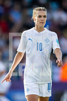 2022-07-14 - Iceland Midfielder Dagny Brynjarsdottir (10) during the UEFA Women's Euro 2022, Group D football match between Italy and Iceland on July 14, 2022 at Manchester City Academy Stadium in Manchester, England - FOOTBALL - WOMEN'S EURO 2022 - ITALY V ICELAND - UEFA EUROPEAN - SOCCER