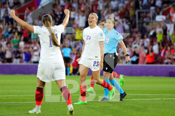 2022-07-15 - Alessia Russo of England scores a goal and celebrates 0-3 during the UEFA Women's Euro 2022, Group A football match between Northern Ireland and England on July 15, 2022 at the St Mary's Stadium in Southampton, England - FOOTBALL - WOMEN'S EURO 2022 - NORTHERN IRELAND V ENGLAND - UEFA EUROPEAN - SOCCER