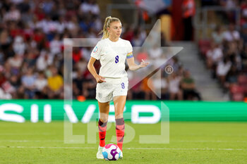 2022-07-15 - Leah Williamson of England during the UEFA Women's Euro 2022, Group A football match between Northern Ireland and England on July 15, 2022 at the St Mary's Stadium in Southampton, England - FOOTBALL - WOMEN'S EURO 2022 - NORTHERN IRELAND V ENGLAND - UEFA EUROPEAN - SOCCER