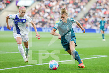 2022-07-16 - Linda Dallmann of Germany and Adelina Engman of Finland during the UEFA Women's Euro 2022, Group B football match between Finland and Germany on July 16, 2022 at Stadium MK in Milton Keynes, England - FOOTBALL - WOMEN'S EURO 2022 - FINLAND V GERMANY - UEFA EUROPEAN - SOCCER