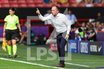 2022-07-17 - Coach Mark Parsons of Netherlands during the UEFA Women's Euro 2022, Group C football match between Switzerland and Netherlands on July 17, 2022 at Bramall Lane in Sheffield, England - FOOTBALL - WOMEN'S EURO 2022 - SWITZERLAND V NETHERLANDS - UEFA EUROPEAN - SOCCER