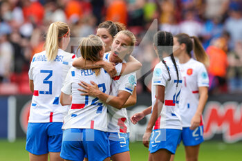 2022-07-17 - Netherlands players celebrate at full time during the UEFA Women's Euro 2022, Group C football match between Switzerland and Netherlands on July 17, 2022 at Bramall Lane in Sheffield, England - FOOTBALL - WOMEN'S EURO 2022 - SWITZERLAND V NETHERLANDS - UEFA EUROPEAN - SOCCER