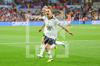 2022-07-21 - Lina Magull (20) of Germany celebrates her goal 1-0 during the UEFA Women's Euro 2022, quarter final football match between Germany and Austria on July 21, 2022 at Brentford Community Stadium in Brentford, England - FOOTBALL - WOMEN'S EURO 2022 - 1/4 - GERMANY V AUSTRIA - UEFA EUROPEAN - SOCCER