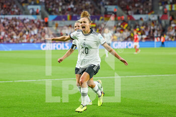 2022-07-21 - Lina Magull (20) of Germany celebrates her goal 1-0 during the UEFA Women's Euro 2022, quarter final football match between Germany and Austria on July 21, 2022 at Brentford Community Stadium in Brentford, England - FOOTBALL - WOMEN'S EURO 2022 - 1/4 - GERMANY V AUSTRIA - UEFA EUROPEAN - SOCCER