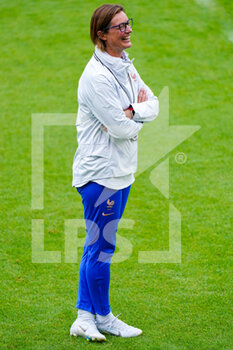2022-07-22 - Coach Corinne Diacre of France during the training session prior to the Quarter Final of the UEFA Women's Euro 2022 football match between France and Netherlands on July 22, 2022 at New York Stadium in Rotherham, England - FOOTBALL - WOMEN'S EURO 2022 - PRESS CONFERENCE AND TRAINING OF THE FRENCH TEAM - UEFA EUROPEAN - SOCCER