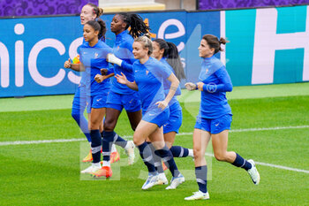 2022-07-22 - Players of France during the training session prior to the Quarter Final of the UEFA Women's Euro 2022 football match between France and Netherlands on July 22, 2022 at New York Stadium in Rotherham, England - FOOTBALL - WOMEN'S EURO 2022 - PRESS CONFERENCE AND TRAINING OF THE FRENCH TEAM - UEFA EUROPEAN - SOCCER