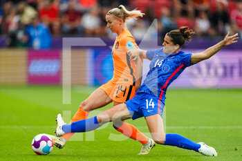 2022-07-23 - Jackie Groenen of the Netherlands, Charlotte Bilbault of France during the UEFA Women's Euro 2022, quarter final football match between France and Netherlands on July 23, 2022 at New York Stadium in Rotherham, England - FOOTBALL - WOMEN'S EURO 2022 - 1/4 - FRANCE V NETHERLANDS - UEFA EUROPEAN - SOCCER
