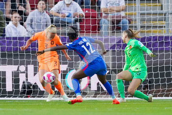 2022-07-23 - Stefanie van der Gragt of the Netherlands saves the France's Melvine Malard shot during the UEFA Women's Euro 2022, quarter final football match between France and Netherlands on July 23, 2022 at New York Stadium in Rotherham, England - FOOTBALL - WOMEN'S EURO 2022 - 1/4 - FRANCE V NETHERLANDS - UEFA EUROPEAN - SOCCER